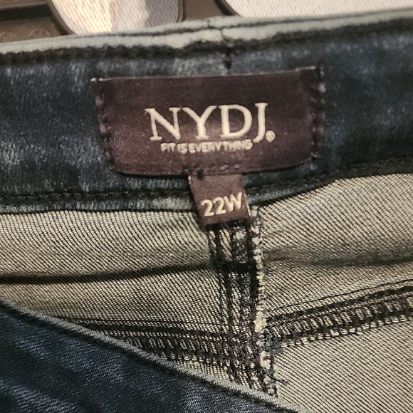 NYDJ Dark Blue Cropped Jeans with tulip hem - Picture 2 of 4
